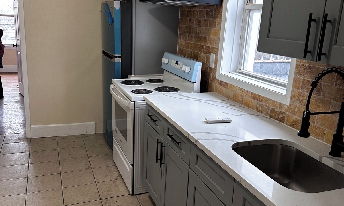 Wakefield House | Enjoyable 3-bedroom house with Central air in vibrant Bronx neighborhood