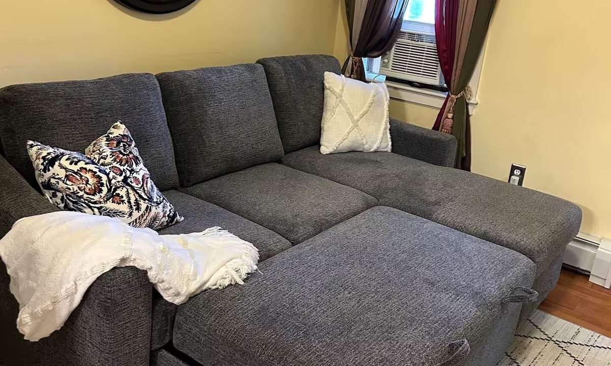 Worcester Apartment | Cozy 2-bedroom apartment in beautiful Worcester with AC