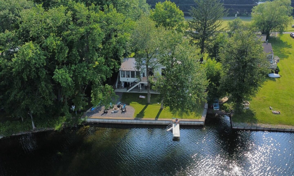 East Homer House | Luxury Lakehouse on the water!