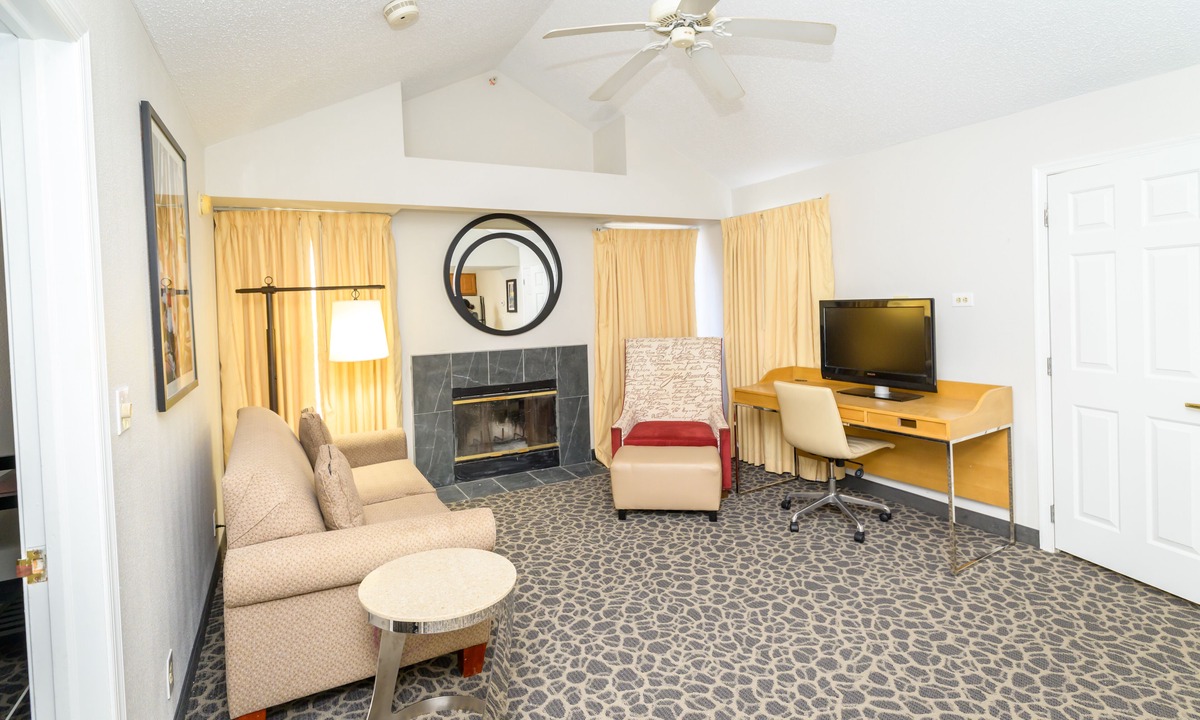 Primos Secane Apartment | Philadelphia Suites-Extended Stay