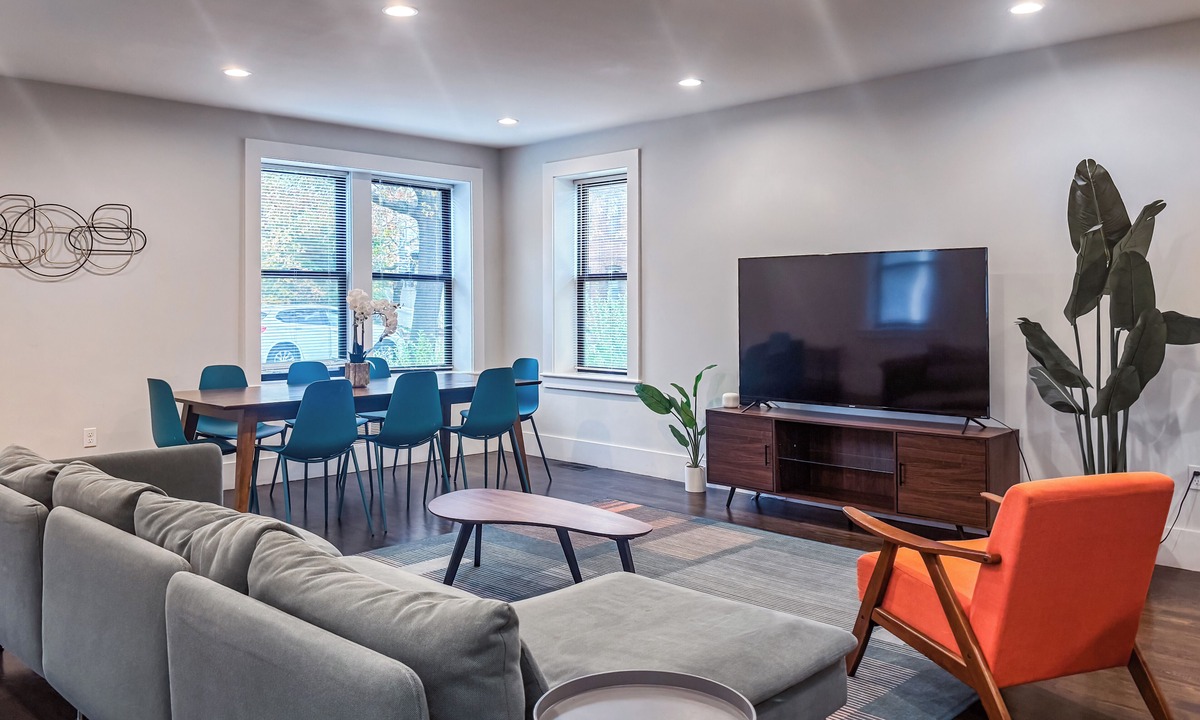 Neponset - Port Norfolk Apartment | Roof Deck, Sleeps 10, W/D, Waterviews!