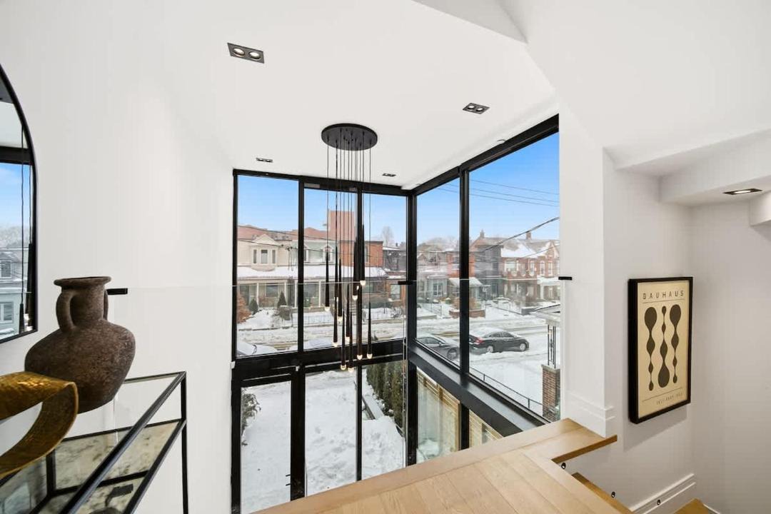 Little Portugal House | Luxury Toronto Home with Rooftop Terrace & Parking