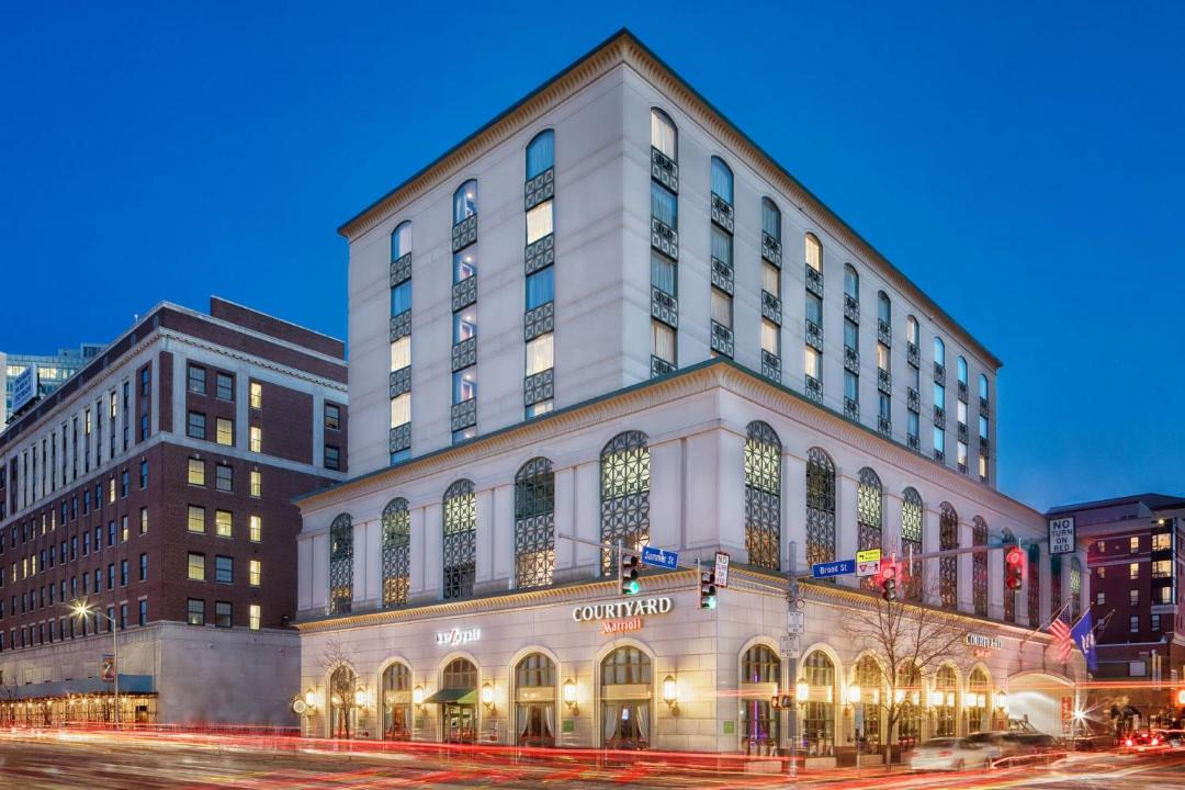 Downtown Hotel | Courtyard by Marriott Stamford Downtown