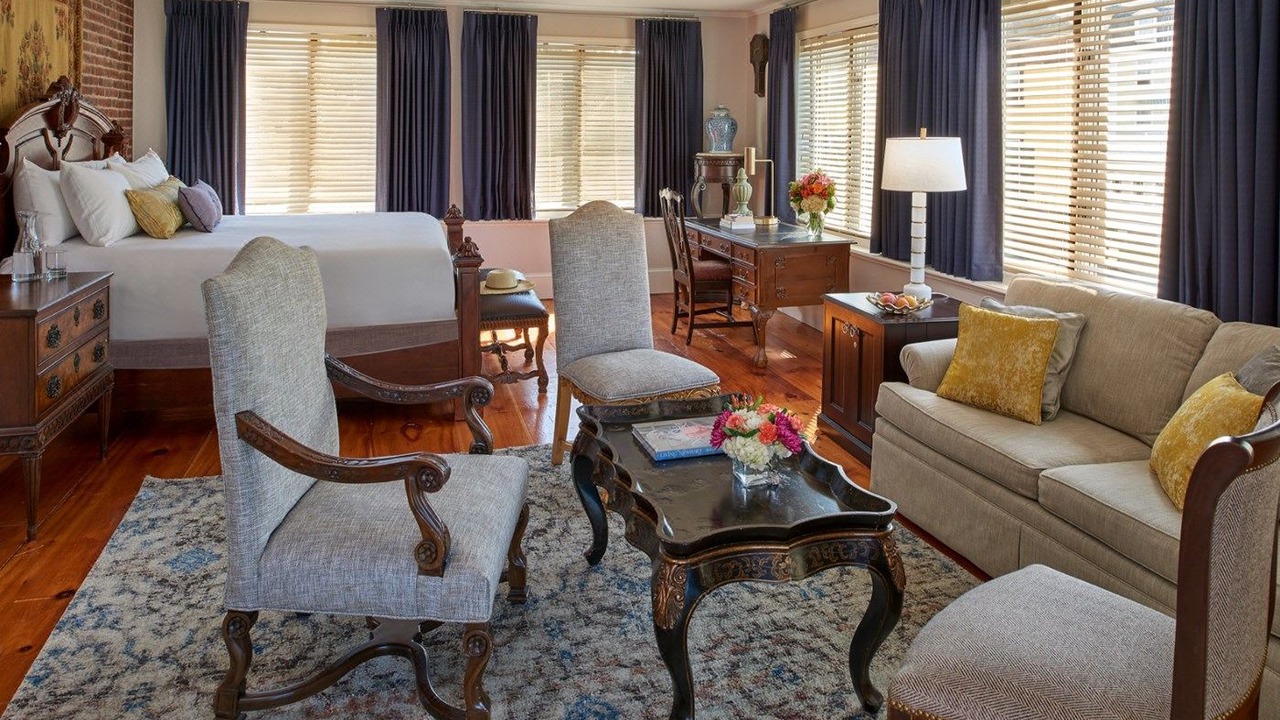 Photo of Livingroom in Historic Hill