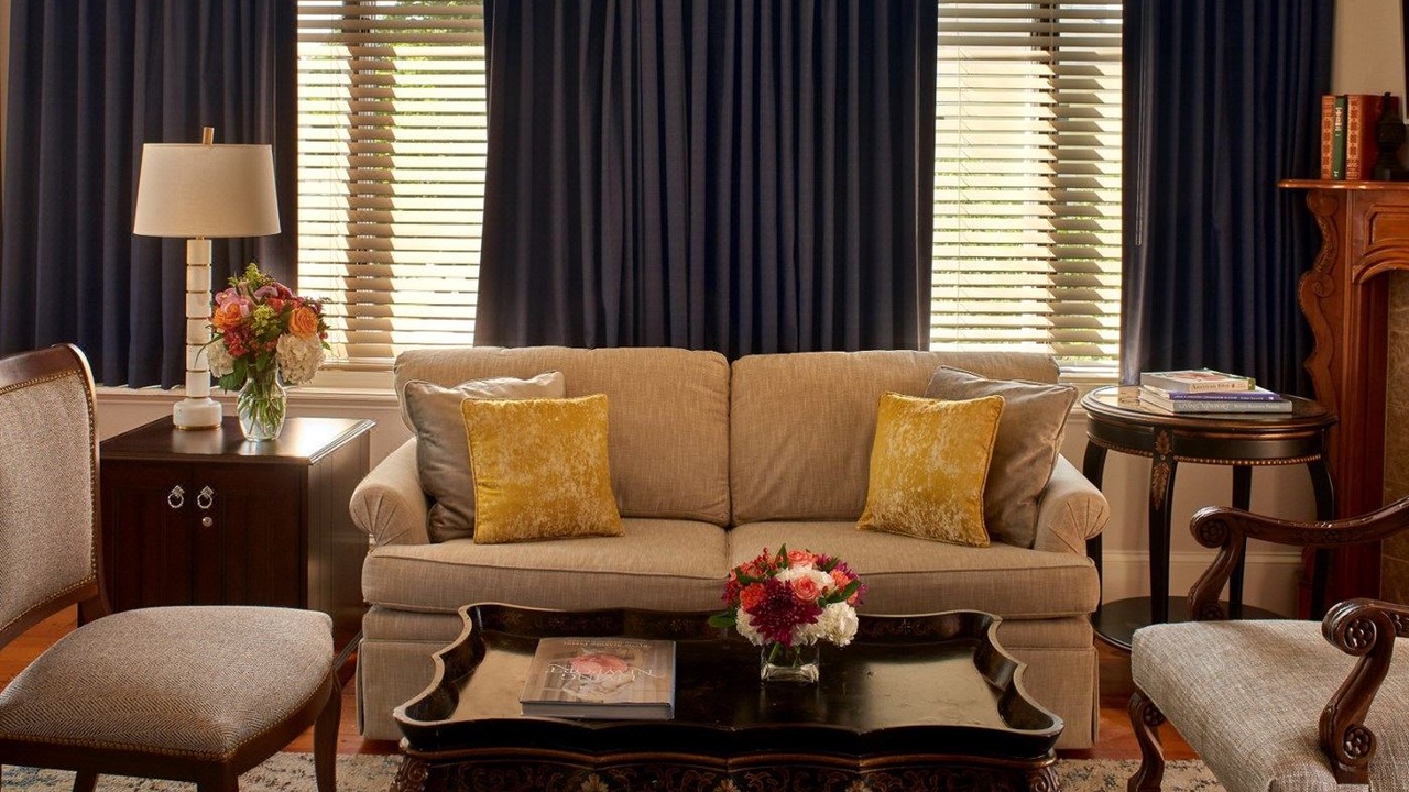 Photo of Livingroom in Historic Hill