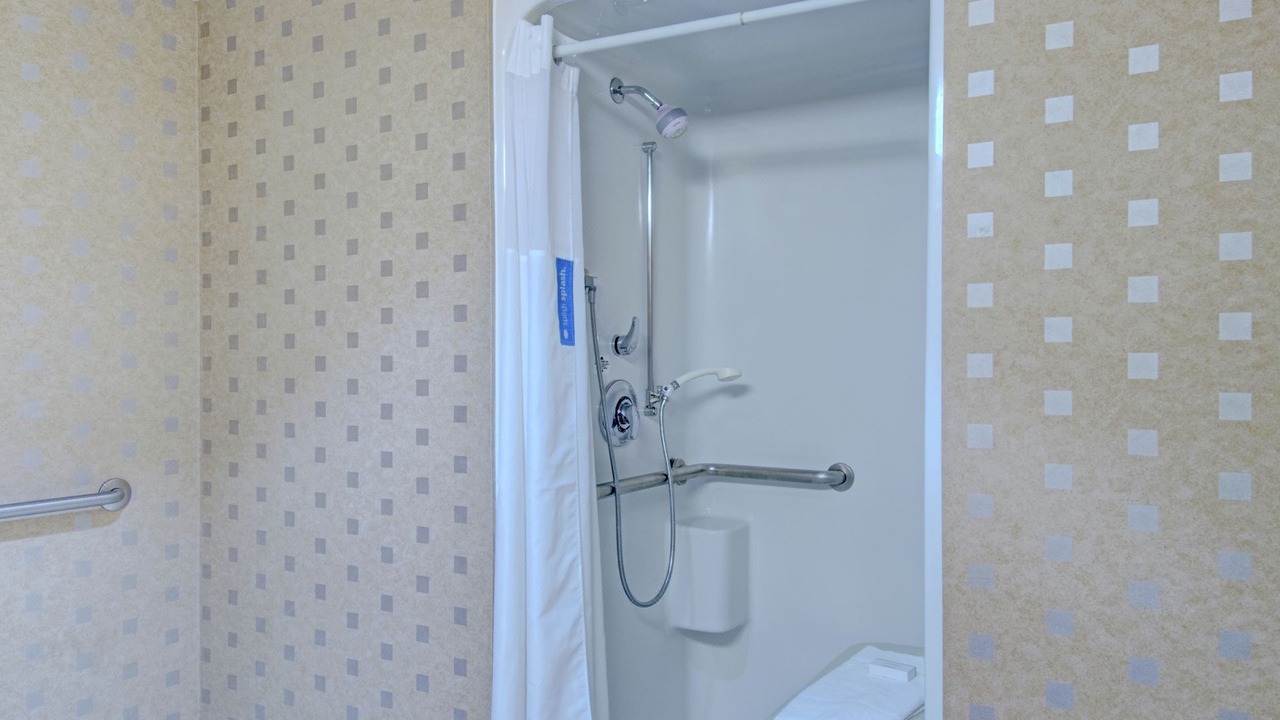 Photo of Bathroom in Harrison Lenox