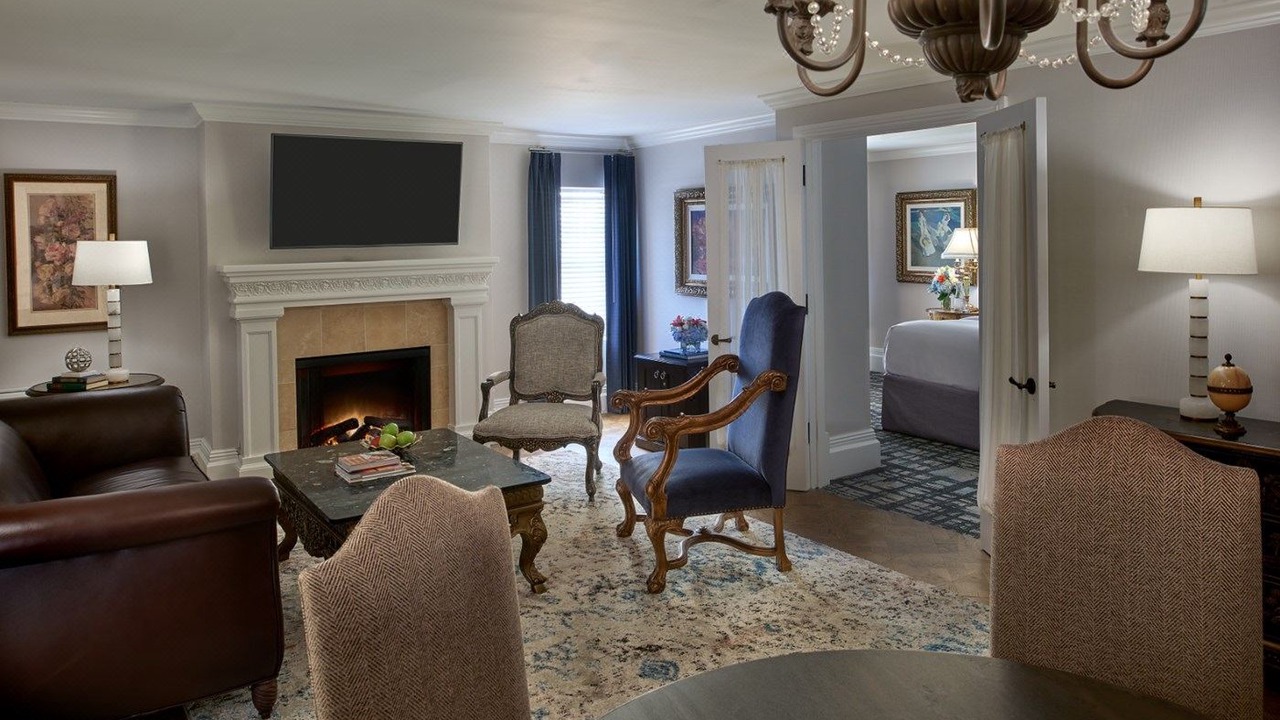 Photo of Livingroom in Historic Hill