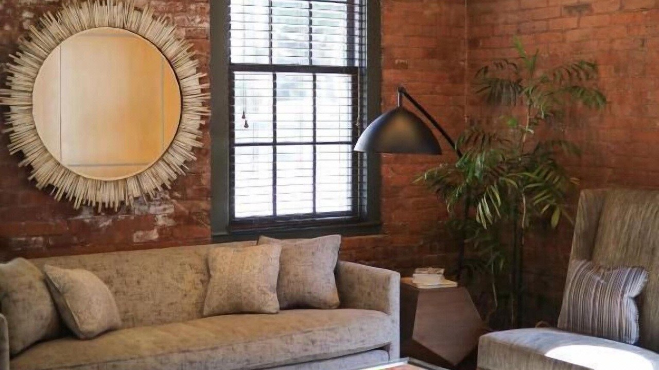 Photo of Livingroom in Historic Hill