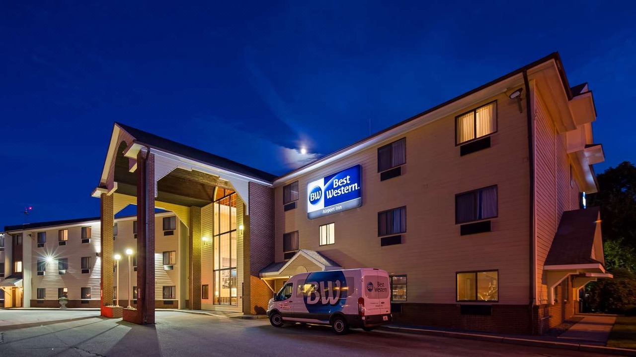 Photo of Buildings in Warwick