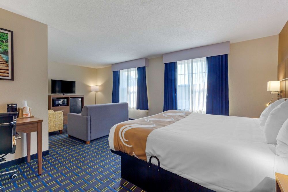 Photo of Bedroom in Lee