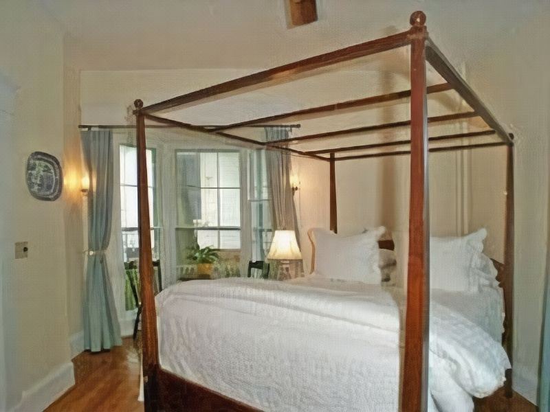 Photo of Bedroom in Top of the Hill