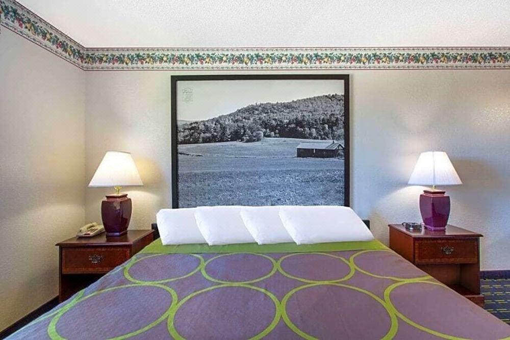 Photo of Bedroom in Lee