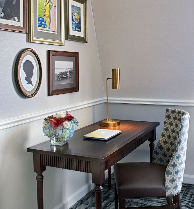 Photo of Livingroom in Historic Hill