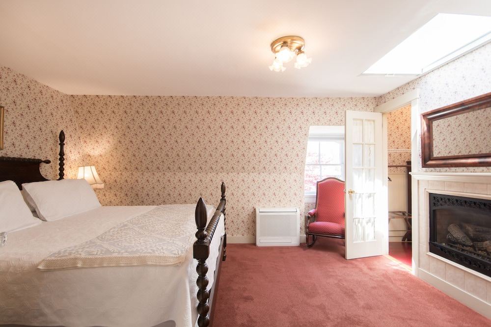 Photo of Bedroom in Top of the Hill