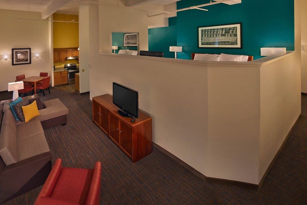 Photo of Livingroom in Downtown Hartford