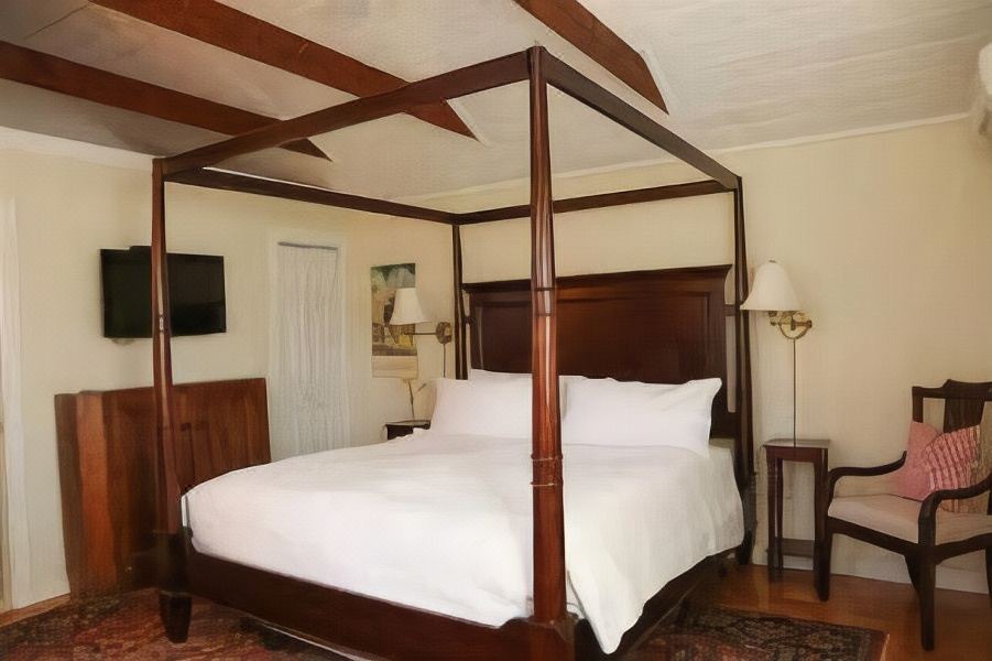 Photo of Bedroom in Top of the Hill