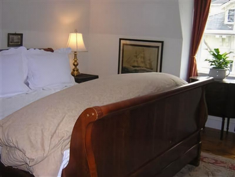 Photo of Bedroom in Top of the Hill