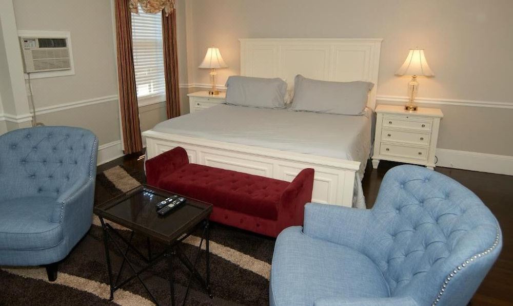 Photo of Bedroom in Top of the Hill