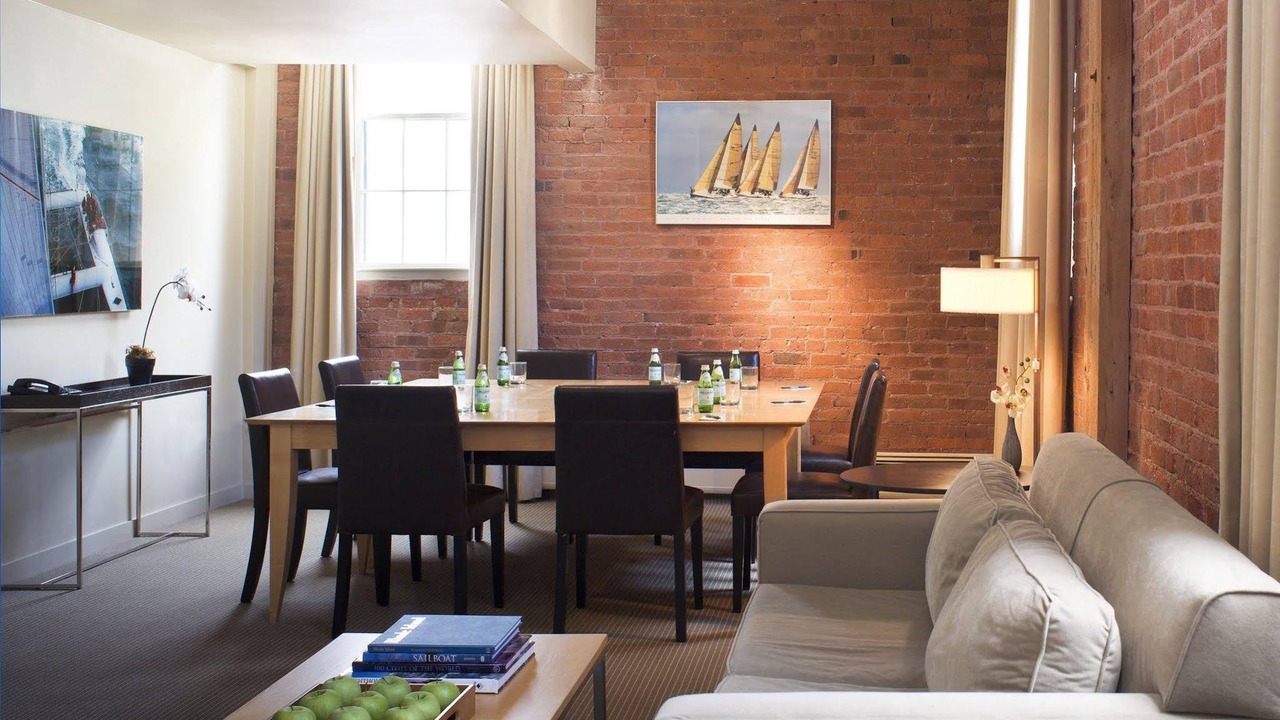 Photo of Livingroom in Historic Hill