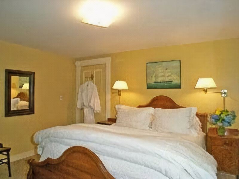 Photo of Bedroom in Top of the Hill