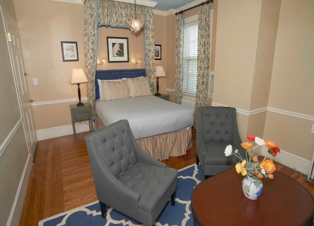 Photo of Livingroom in Top of the Hill