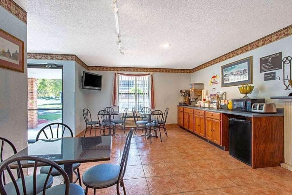 Photo of Livingroom in Lee
