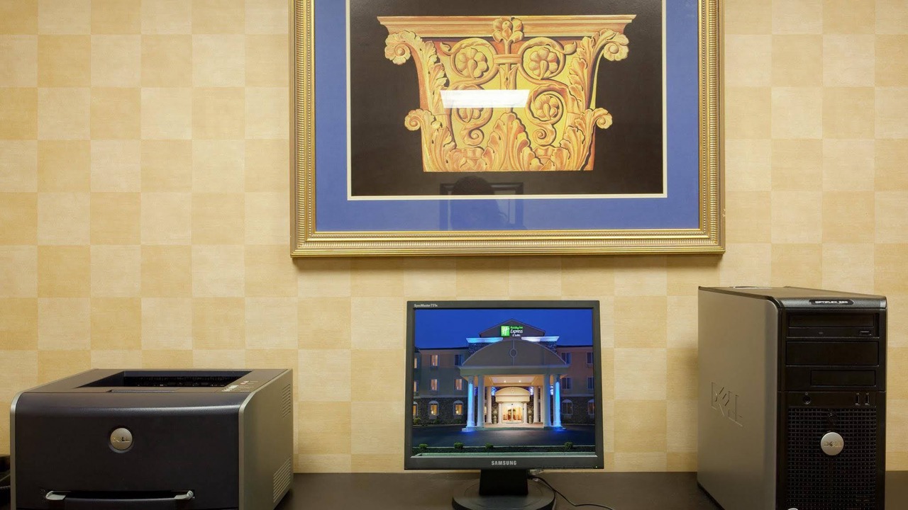 Photo of Livingroom in Swansea