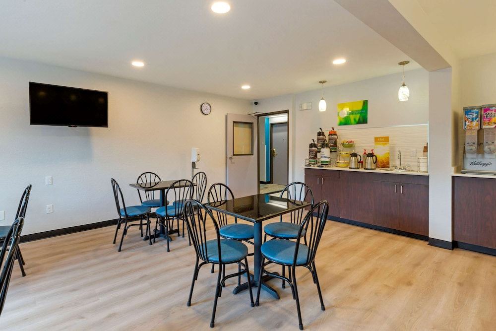 Photo of Livingroom in Lee