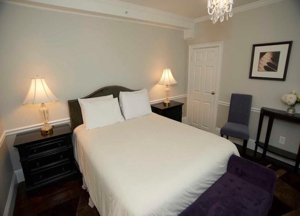 Photo of Bedroom in Top of the Hill