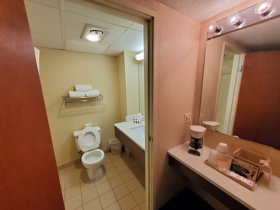 Photo of Bathroom in Conning Towers Nautilus Park