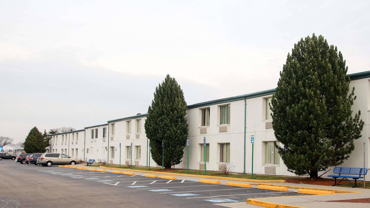 Photo of Buildings in Warwick