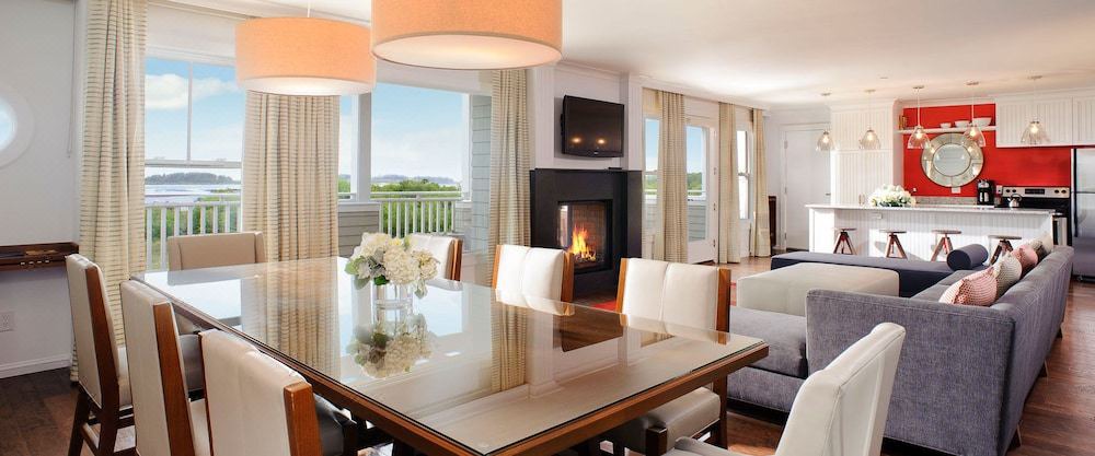 Photo of Livingroom in Cape Elizabeth