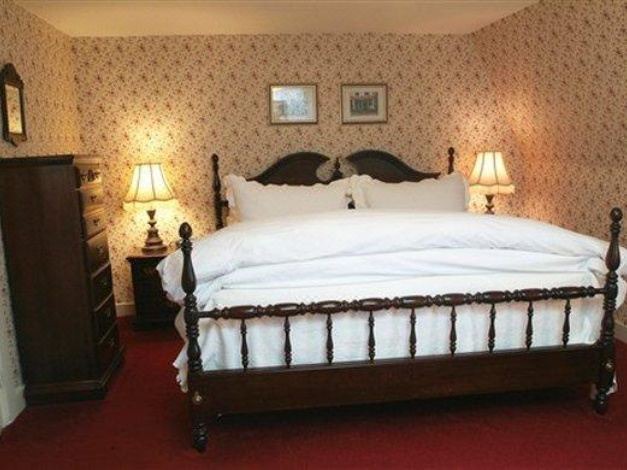 Photo of Bedroom in Top of the Hill