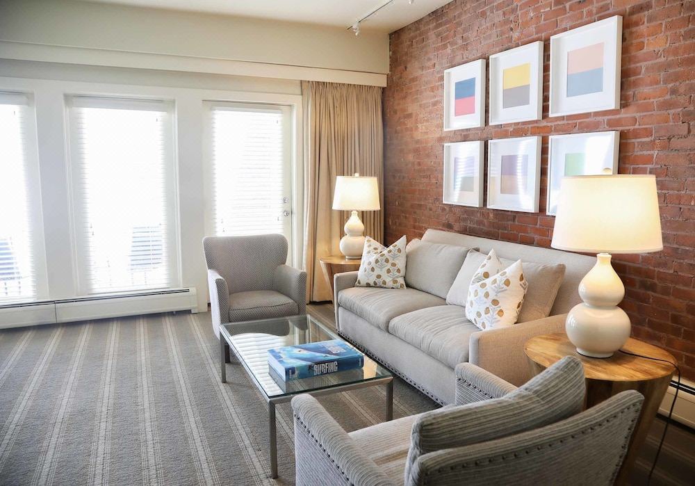 Photo of Livingroom in Historic Hill