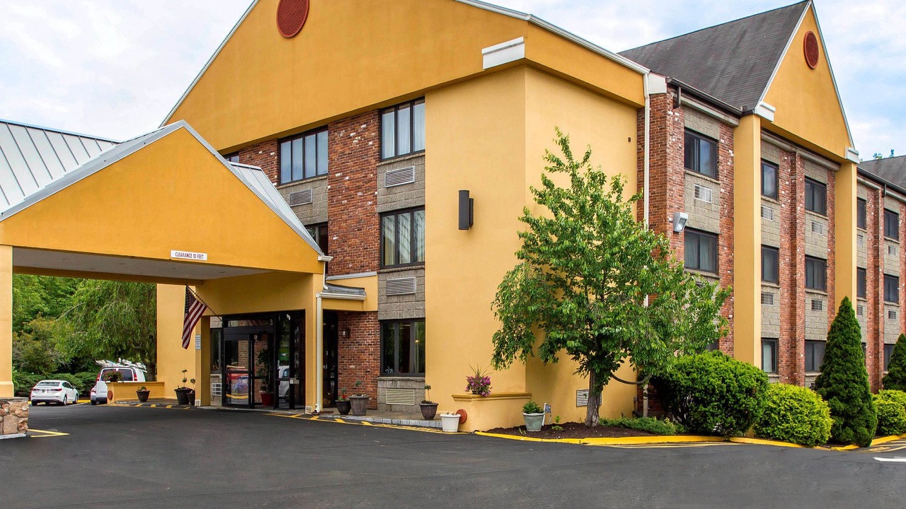 Photo of Buildings in Cromwell