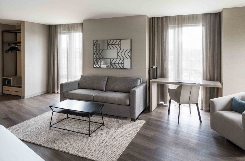 Photo of Livingroom in Cleveland Circle