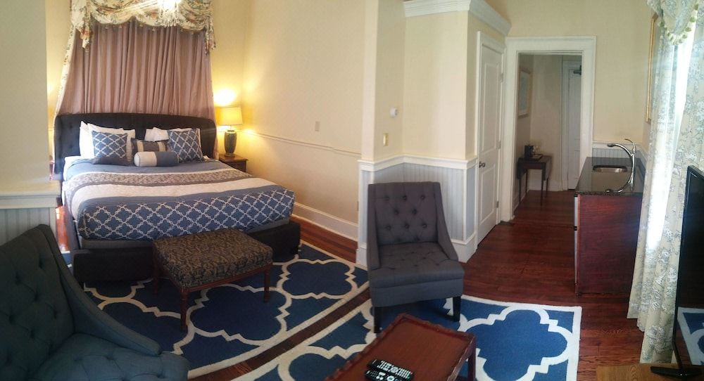 Photo of Bedroom in Top of the Hill