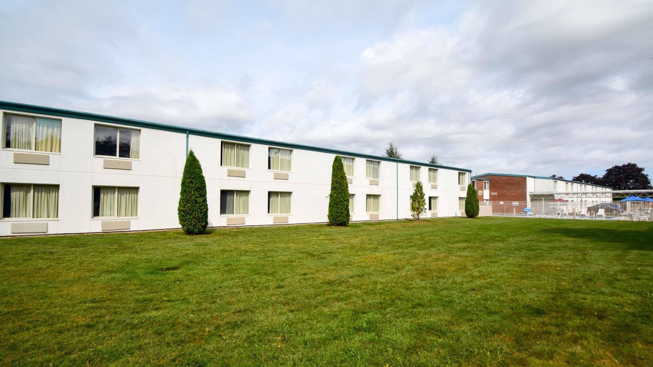Photo of Buildings in Warwick
