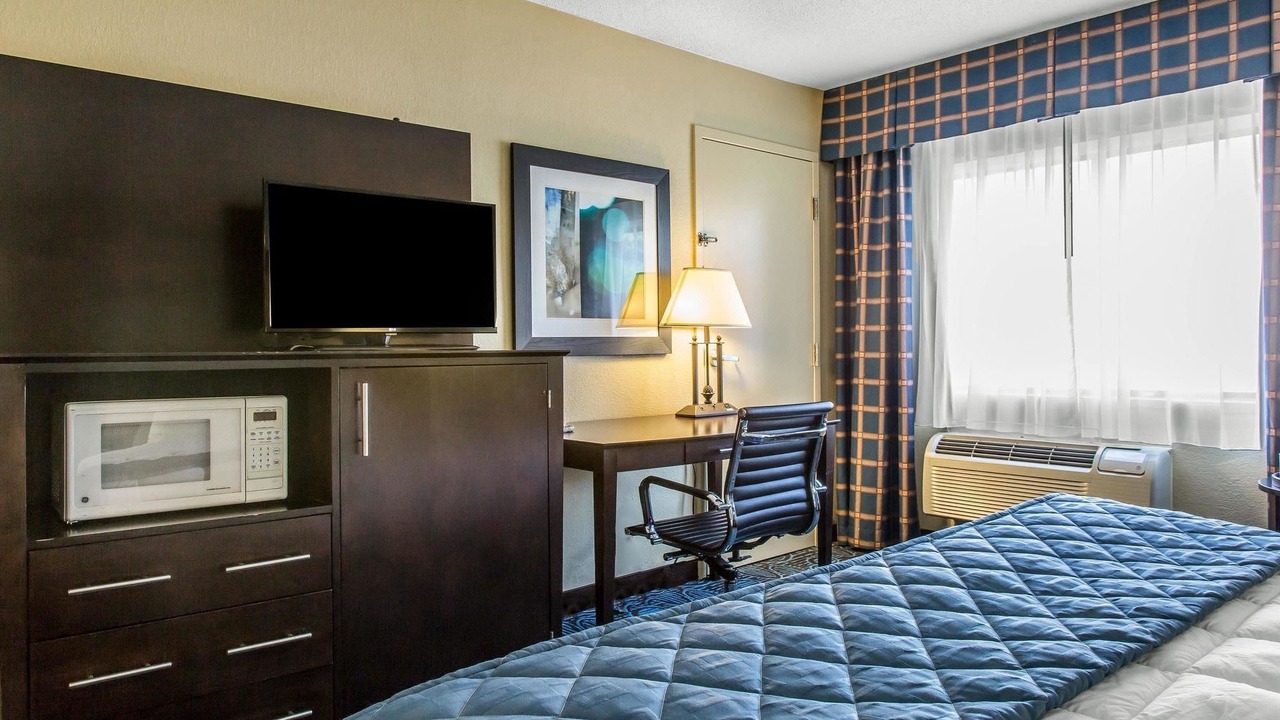 Photo of Bedroom in New London