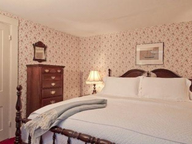 Photo of Bedroom in Top of the Hill
