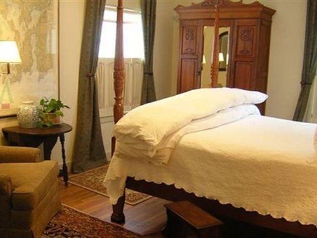Photo of Bedroom in Top of the Hill