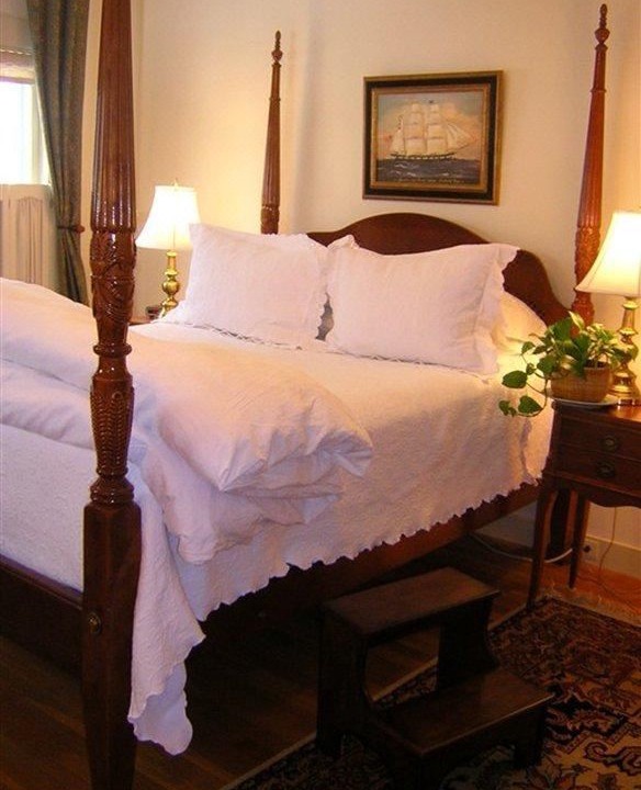 Photo of Bedroom in Top of the Hill