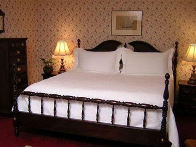 Photo of Bedroom in Top of the Hill