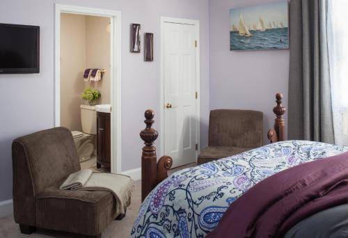 Photo of Bedroom in Off Broadway
