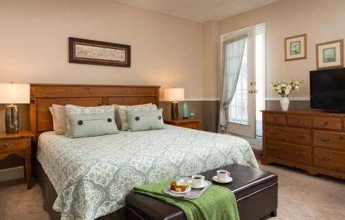 Photo of Bedroom in Off Broadway