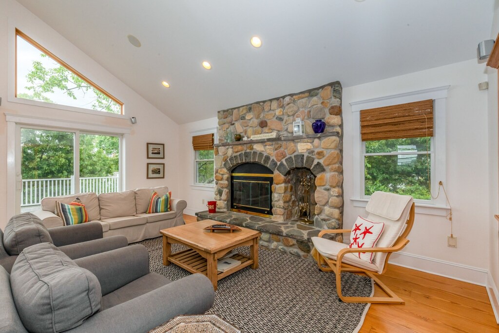 Photo of Livingroom in Culloden Shores