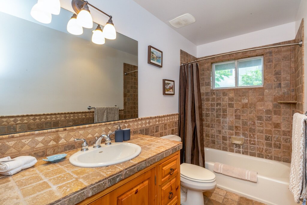 Photo of Bathroom in Culloden Shores