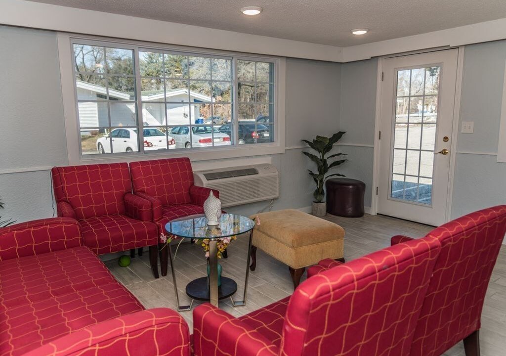 Photo of Livingroom in Acton