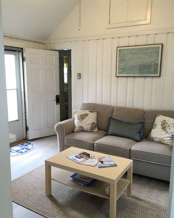 Photo of Livingroom in Pine Point