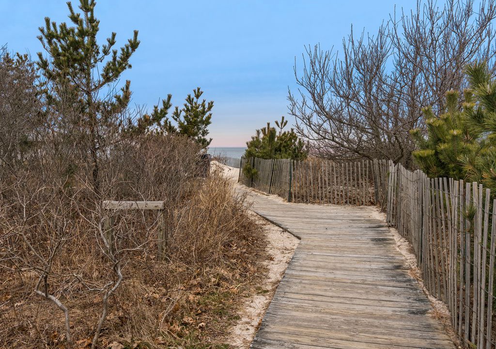 Photo of Buildings in Culloden Shores